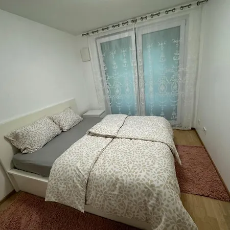 דירה Garten-wohnung Naehe Messe Und Flueghafen Muenchen פוינג