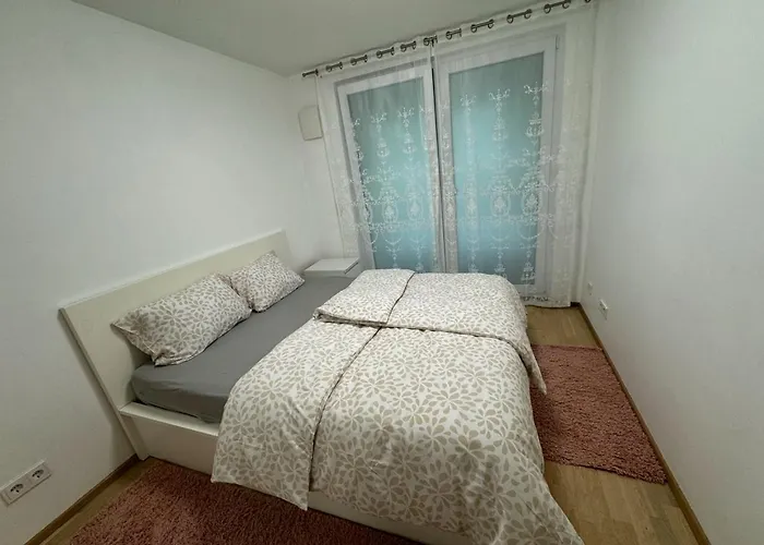 דירה Garten-wohnung Naehe Messe Und Flueghafen Muenchen פוינג